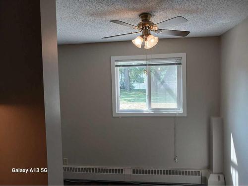 102-49 Bennett Street, Red Deer, AB - Indoor Photo Showing Other Room