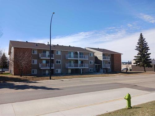 102-49 Bennett Street, Red Deer, AB - Outdoor