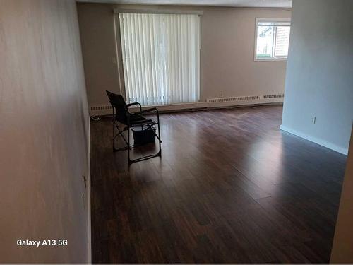 102-49 Bennett Street, Red Deer, AB - Indoor Photo Showing Other Room