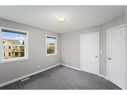 375 Prestwick Close Se, Calgary, AB - Indoor Photo Showing Other Room