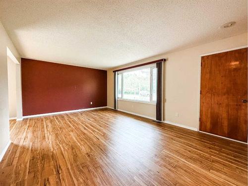 5011 72 Street, Stettler, AB - Indoor Photo Showing Other Room