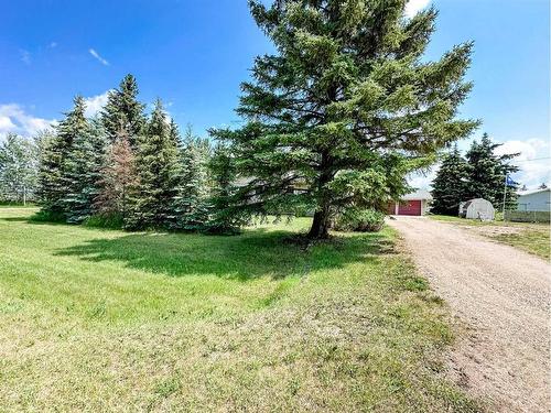 5011 72 Street, Stettler, AB - Outdoor