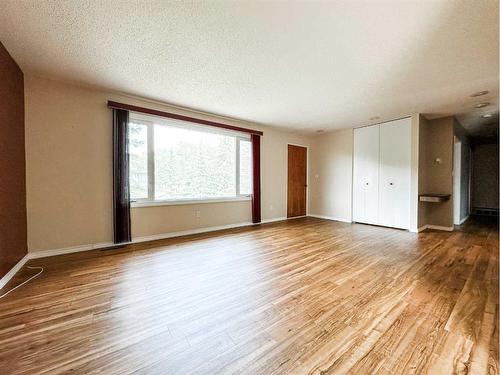 5011 72 Street, Stettler, AB - Indoor Photo Showing Other Room