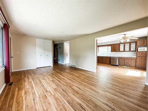 5011 72 Street, Stettler, AB - Indoor