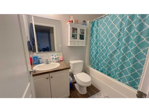303-3730 50 Avenue, Red Deer, AB - Indoor Photo Showing Bathroom