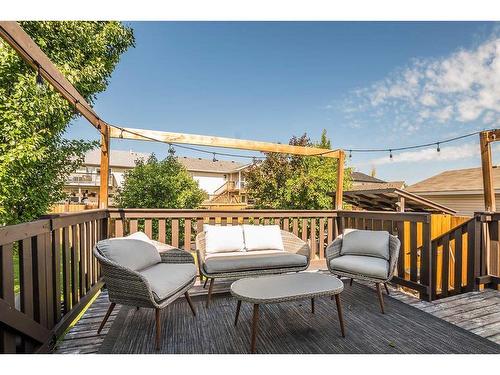 195 Lindsay Avenue, Red Deer, AB - Outdoor With Deck Patio Veranda With Exterior