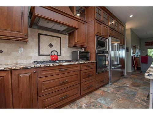 40511 Range Road 273, Rural Lacombe County, AB - Indoor Photo Showing Kitchen