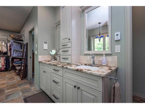 40511 Range Road 273, Rural Lacombe County, AB - Indoor Photo Showing Bathroom