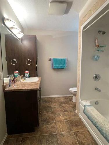 5112 52 Avenue, Consort, AB - Indoor Photo Showing Bathroom