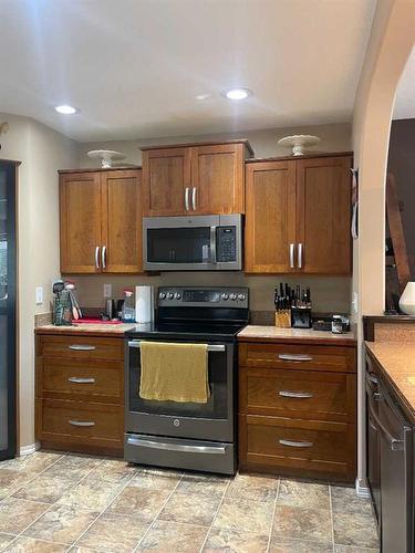 5112 52 Avenue, Consort, AB - Indoor Photo Showing Kitchen