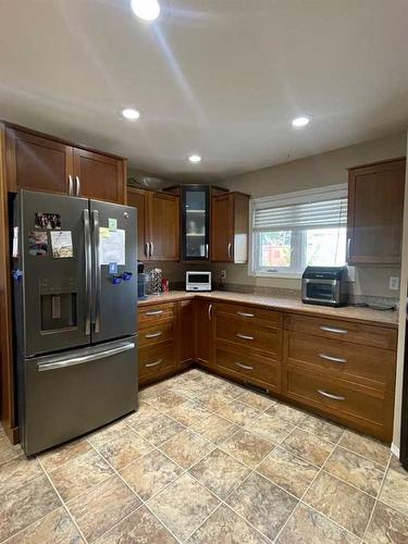 5112 52 Avenue, Consort, AB - Indoor Photo Showing Kitchen