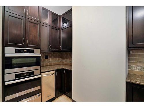 118 Birchcliff Lane, Birchcliff, AB - Indoor Photo Showing Kitchen