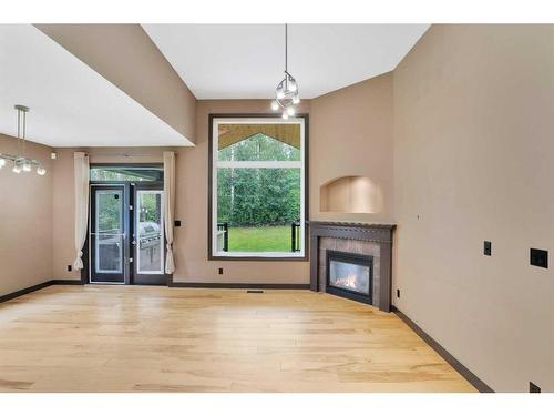 118 Birchcliff Lane, Birchcliff, AB - Indoor With Fireplace