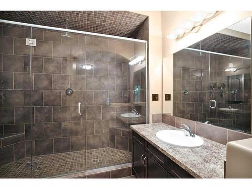 118 Birchcliff Lane, Birchcliff, AB - Indoor Photo Showing Bathroom