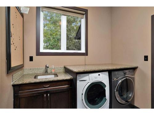 118 Birchcliff Lane, Birchcliff, AB - Indoor Photo Showing Laundry Room