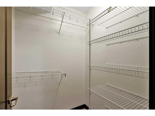 118 Birchcliff Lane, Birchcliff, AB - Indoor With Storage