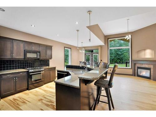 118 Birchcliff Lane, Birchcliff, AB - Indoor Photo Showing Kitchen With Double Sink With Upgraded Kitchen