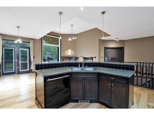 118 Birchcliff Lane, Birchcliff, AB - Indoor Photo Showing Kitchen With Double Sink