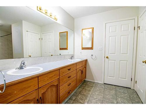 274030 Highway 53, Rural Ponoka County, AB - Indoor Photo Showing Bathroom