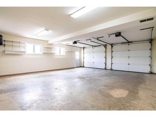 274030 Highway 53, Rural Ponoka County, AB - Indoor Photo Showing Garage