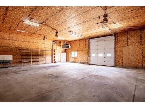 274030 Highway 53, Rural Ponoka County, AB - Indoor Photo Showing Garage