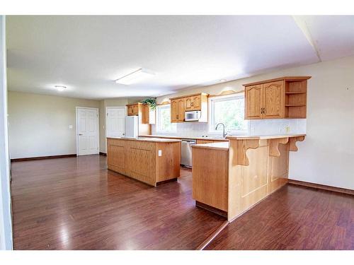 274030 Highway 53, Rural Ponoka County, AB - Indoor Photo Showing Kitchen