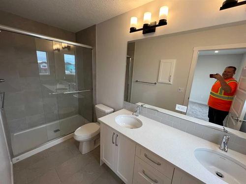 32 Lewiston View Ne, Calgary, AB - Indoor Photo Showing Bathroom