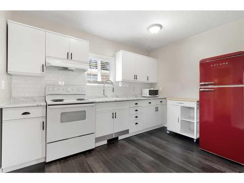2033 25 Avenue, Delburne, AB - Indoor Photo Showing Kitchen