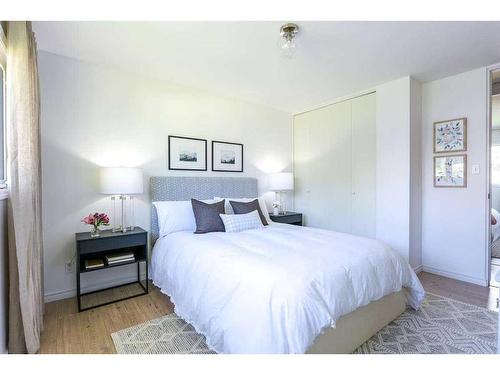 2502 8A Avenue North, Lethbridge, AB - Indoor Photo Showing Bedroom