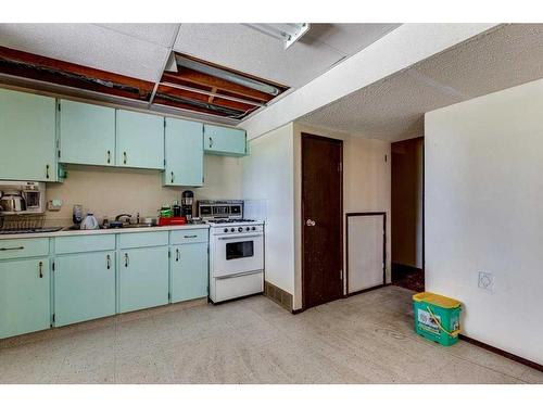 37578 Range Road 233, Rural Red Deer County, AB - Indoor Photo Showing Kitchen