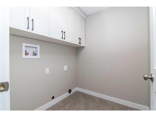 629 Vista Drive Se, Medicine Hat, AB - Indoor Photo Showing Other Room