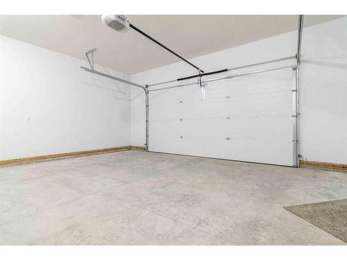 629 Vista Drive Se, Medicine Hat, AB - Indoor Photo Showing Garage