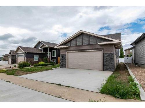 629 Vista Drive Se, Medicine Hat, AB - Outdoor With Facade