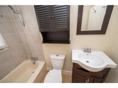5341 43 Avenue, Red Deer, AB - Indoor Photo Showing Bathroom