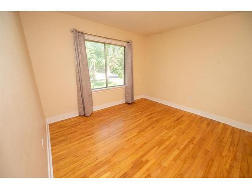 5341 43 Avenue, Red Deer, AB - Indoor Photo Showing Other Room