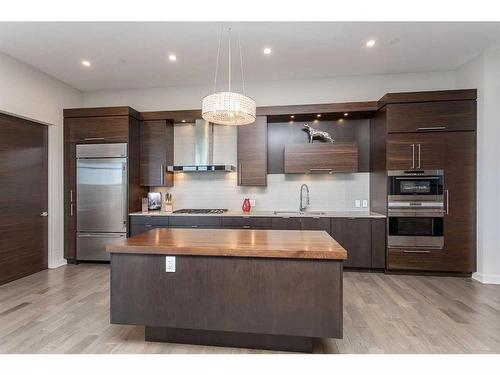 501-5002 55Th Street, Red Deer, AB - Indoor Photo Showing Kitchen With Upgraded Kitchen