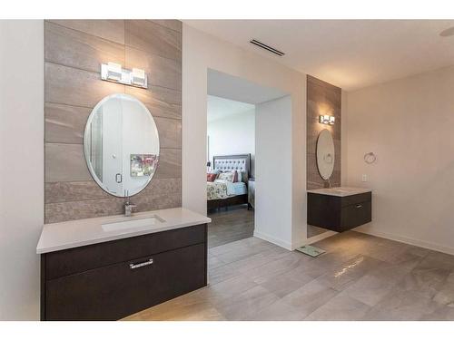 501-5002 55Th Street, Red Deer, AB - Indoor Photo Showing Bathroom