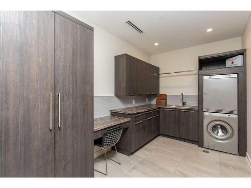 501-5002 55Th Street, Red Deer, AB - Indoor Photo Showing Laundry Room