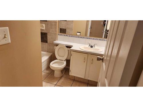 206-5812 61 Street, Red Deer, AB - Indoor Photo Showing Bathroom