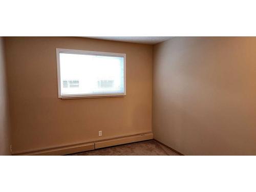 206-5812 61 Street, Red Deer, AB - Indoor Photo Showing Other Room