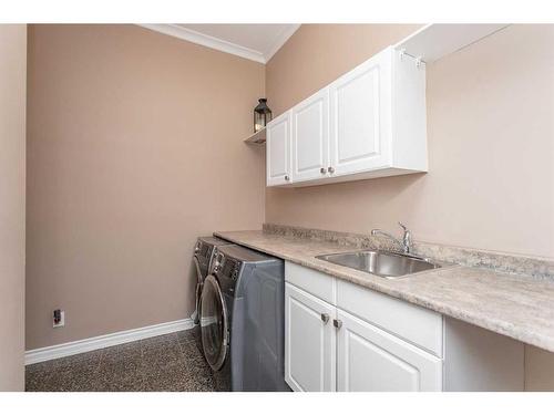 79 Alexander Crescent, Red Deer, AB - Indoor Photo Showing Laundry Room