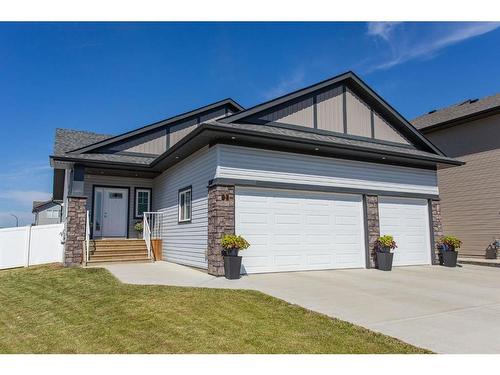 2 Traynor Close, Red Deer, AB - Outdoor