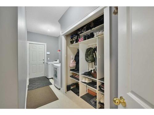 9 Ashmore Close, Red Deer, AB - Indoor Photo Showing Laundry Room