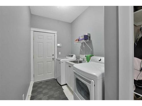 9 Ashmore Close, Red Deer, AB - Indoor Photo Showing Laundry Room