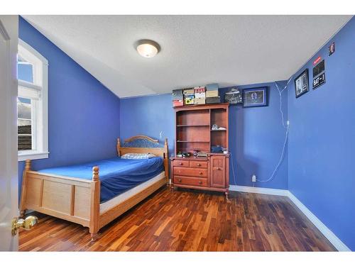 9 Ashmore Close, Red Deer, AB - Indoor Photo Showing Bedroom