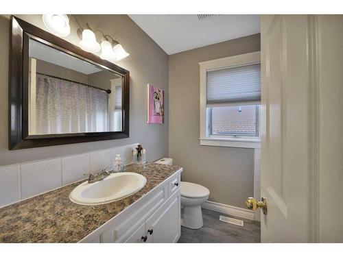 9 Ashmore Close, Red Deer, AB - Indoor Photo Showing Bathroom