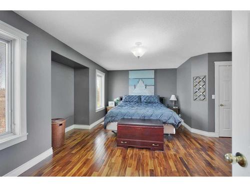 9 Ashmore Close, Red Deer, AB - Indoor Photo Showing Bedroom