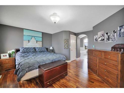 9 Ashmore Close, Red Deer, AB - Indoor Photo Showing Bedroom