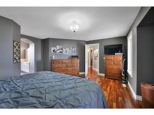 9 Ashmore Close, Red Deer, AB - Indoor Photo Showing Bedroom