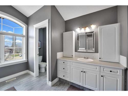 9 Ashmore Close, Red Deer, AB - Indoor Photo Showing Bathroom